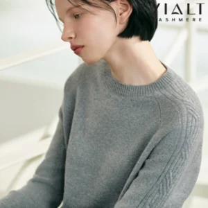 혹시 찾고계셨나요? 꼭 갖고싶은 ​비알트(VIALT) 캐시미어100 라운드 니트 제가 소개해 드립니다