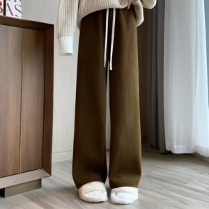 사계절 사랑받는 요즘 대세인 ​여성코듀로이팬츠 완벽한 스팩은 어디까지일까요? 상세히 리뷰 해보겠습니다.