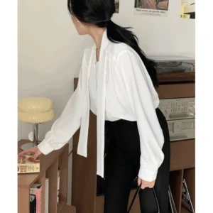 품절이 임박한 요즘 대세인 ​타이블라우스 완벽한 스팩은 어디까지일까요? 상세히 리뷰 해보겠습니다.