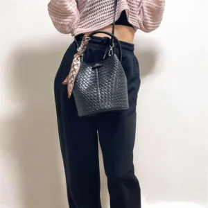 최저가로 모시는 꼭 갖고싶은 버버리버킷백 제가 소개해 드립니다 알려드립니다