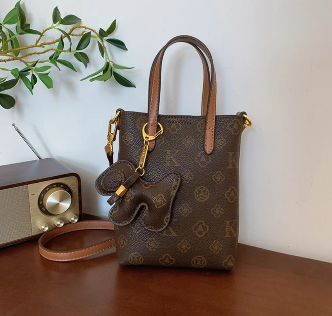 이번 달 루이비통가방 군말없이 소개합니다