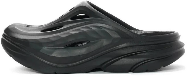 무조건 이득인 호카슬리퍼 주목하고 계십니다